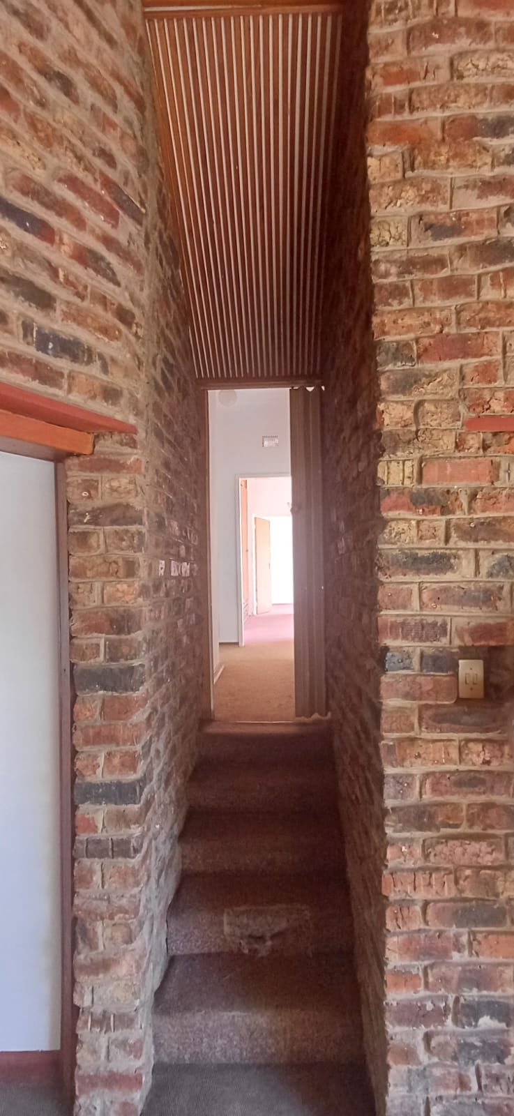 To Let 4 Bedroom Property for Rent in Hospitaalheuwel Free State